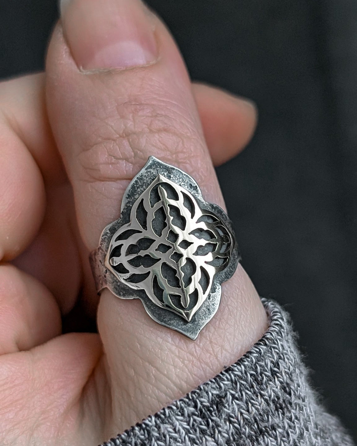 4 point floral quatrefoil with gothic architectural details