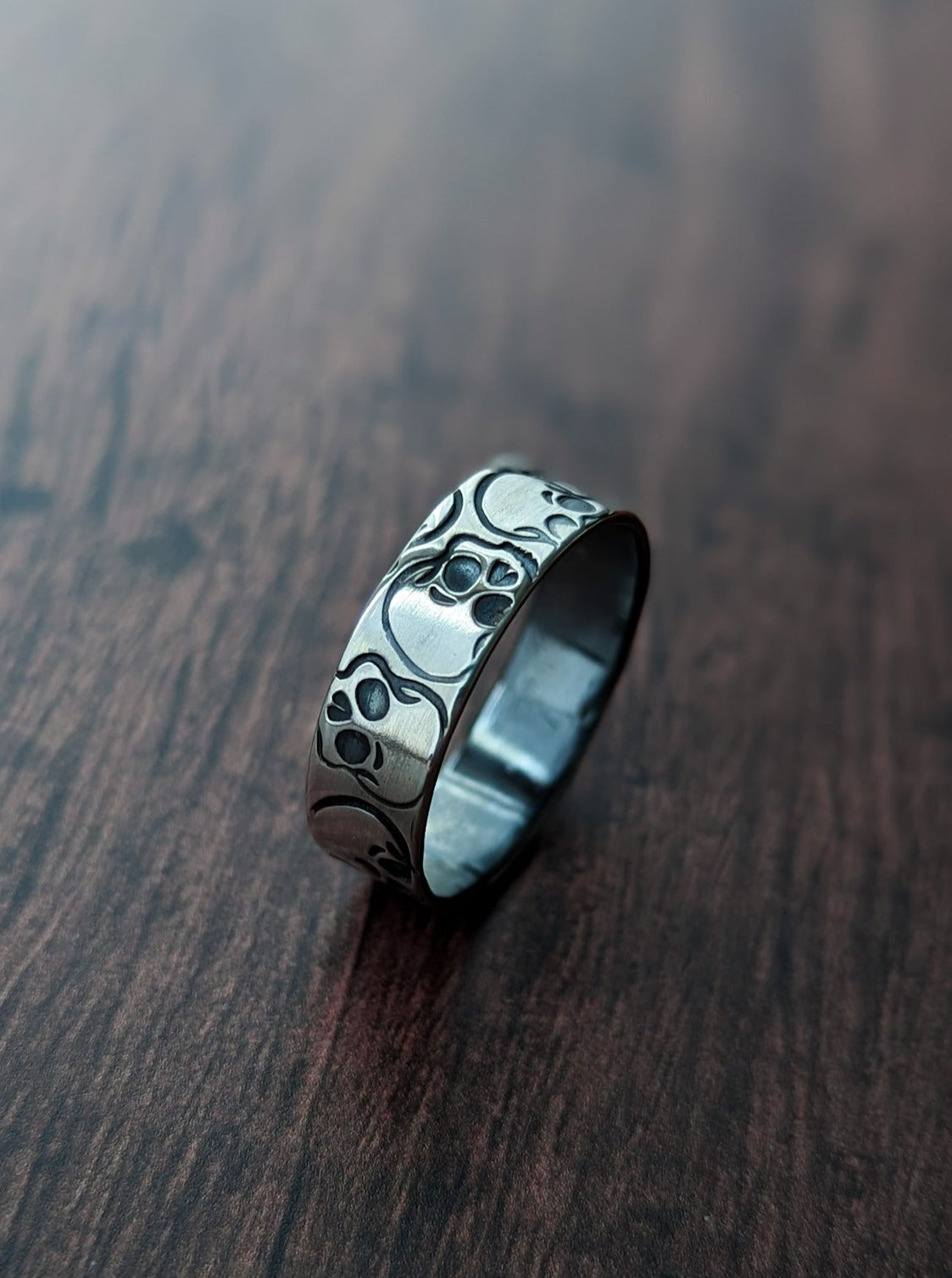 Unisex skull ring for metalhead or rocker