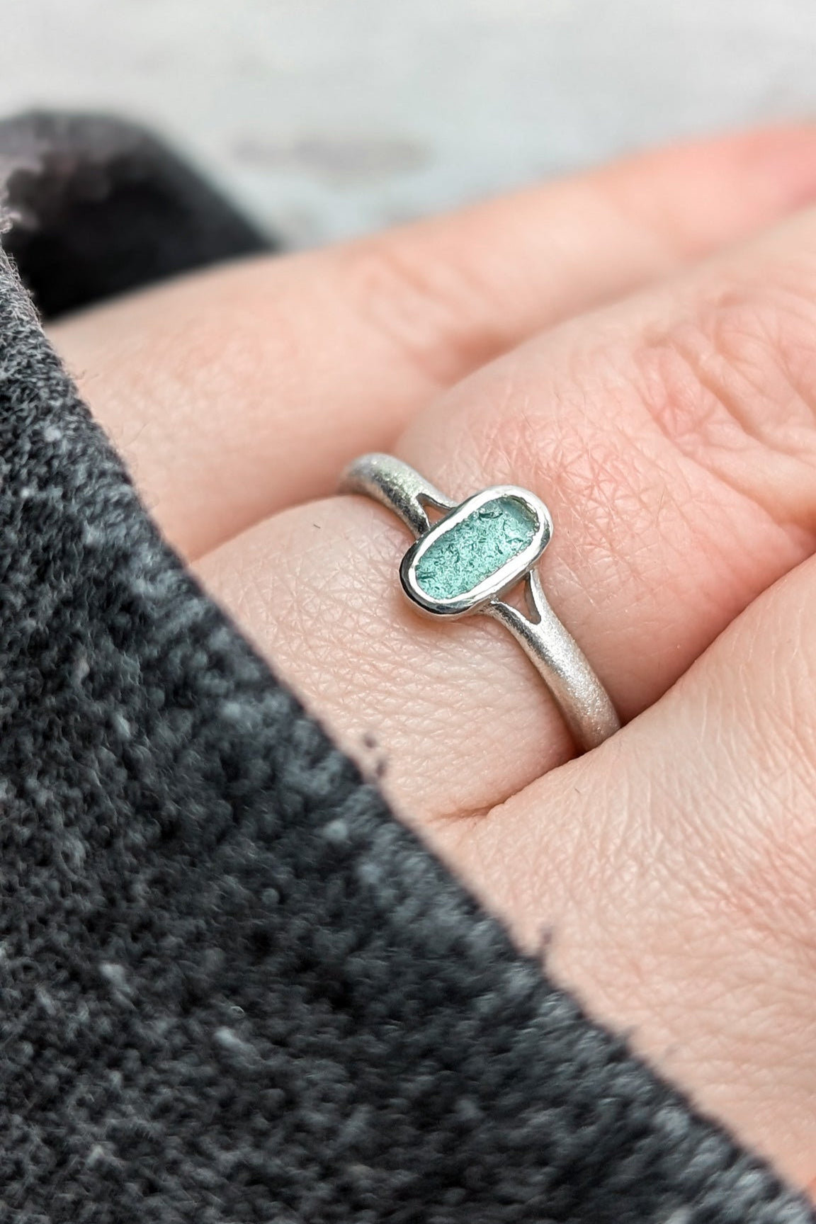 UK size L oval blue green seaglass ring