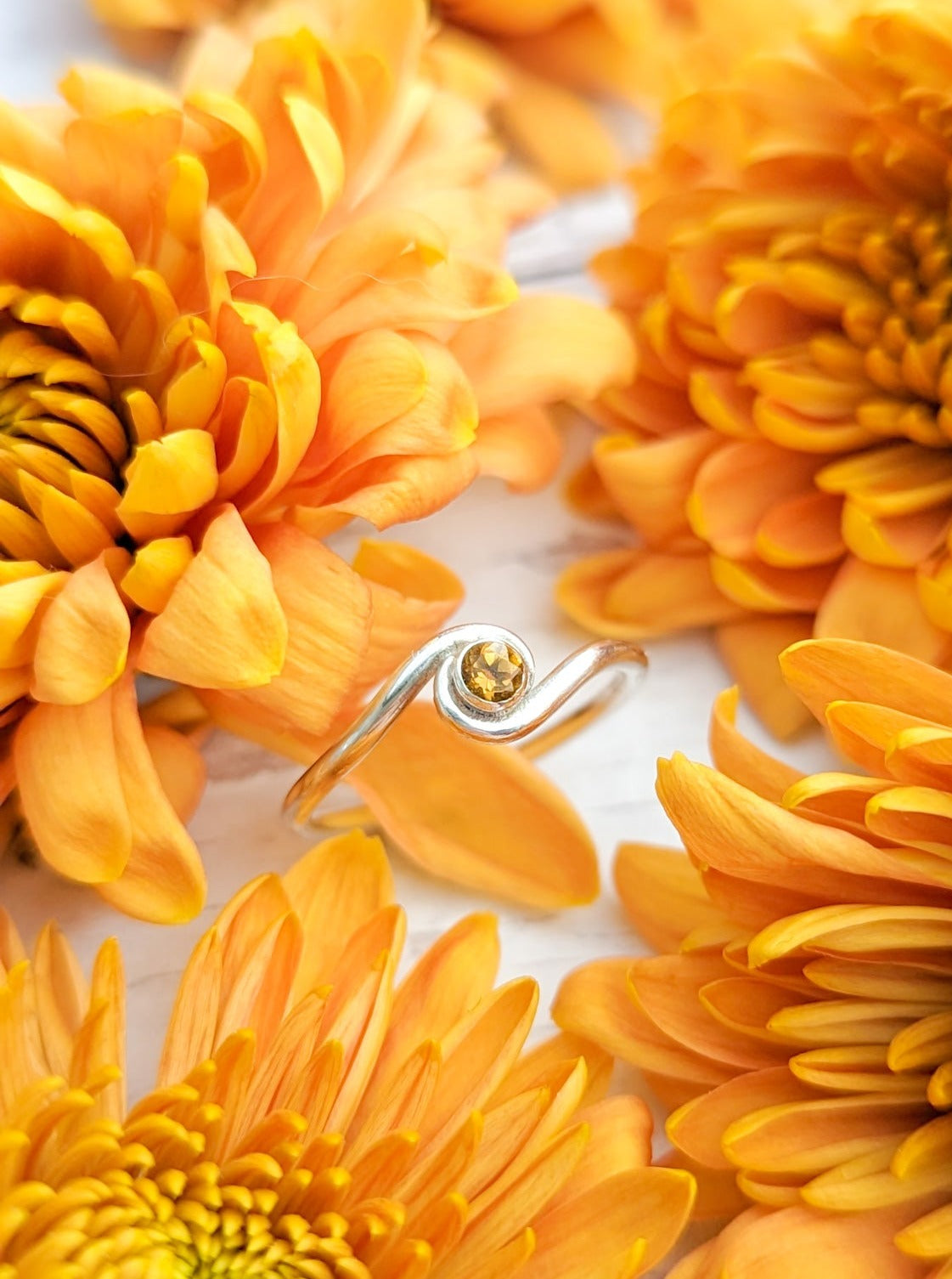 November birthstone swirl ring