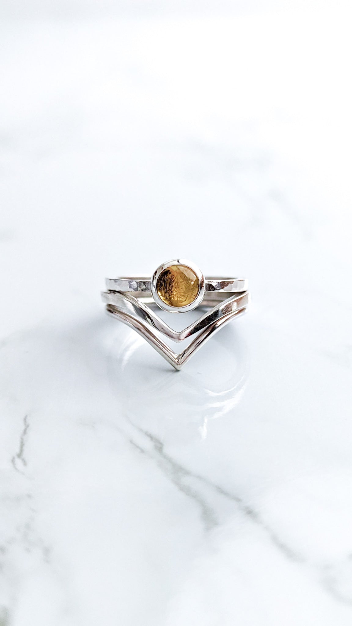 Stackable wishbone ring