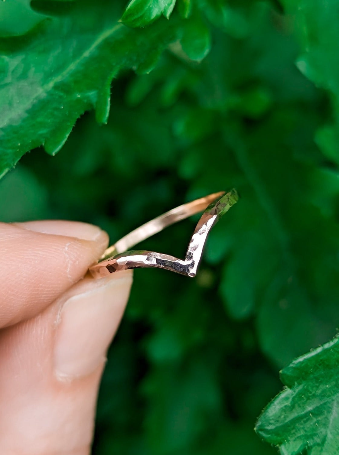 Solid 9 carat gold wishbone ring